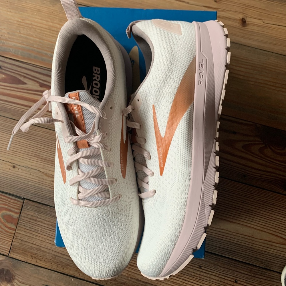 Women’s Brooks Revel 4 Running Shoes